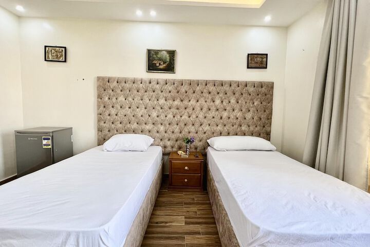 Room 5 of 37