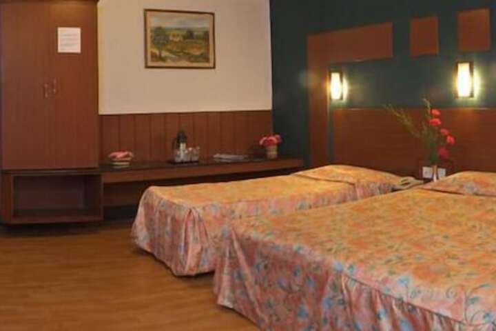 Room 15 of 28