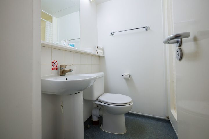 Room 12 of 21