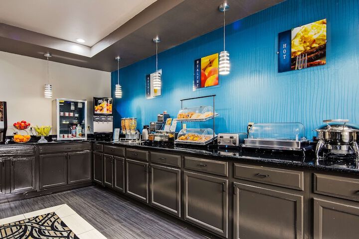 Breakfast/Coffee Service 24 of 27