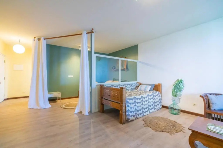 Room 4 of 4
