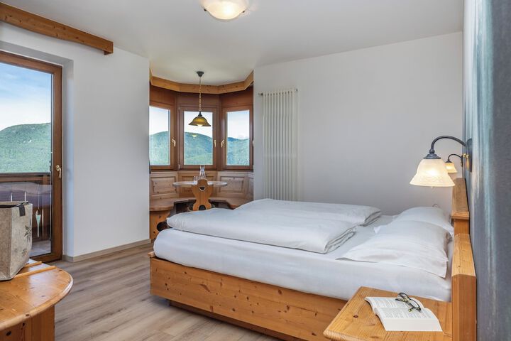 Room 20 of 154