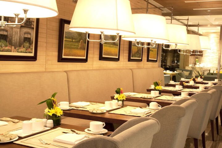 Dining 62 of 77