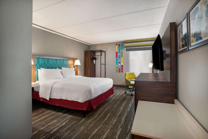 2 Queen Beds with Refrigerator, Microwave (1 of 14)