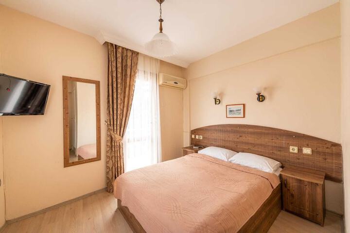 Room 5 of 24