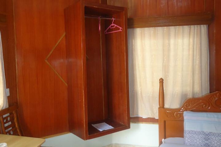 Room 2 of 6
