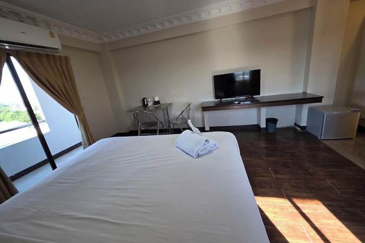 Room 12 of 79