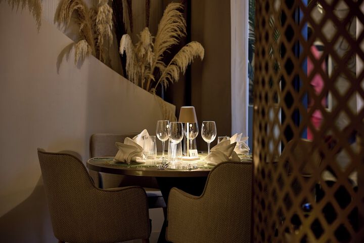 Dining 64 of 101