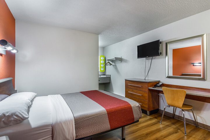 1 Double Bed (4 of 11)