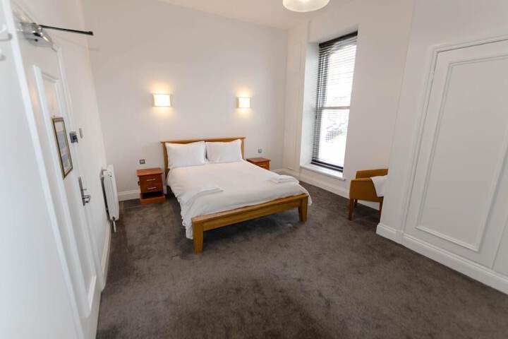 Room 10 of 15