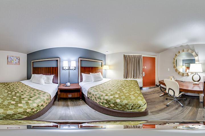 1 Queen Bed (10 of 29)