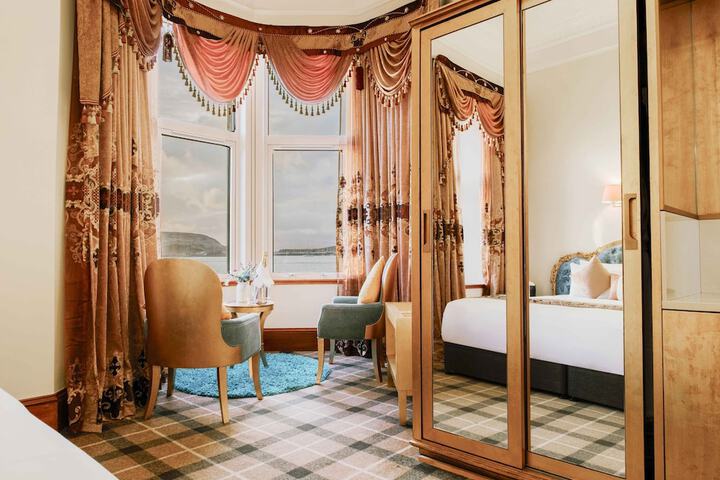 Room 32 of 103