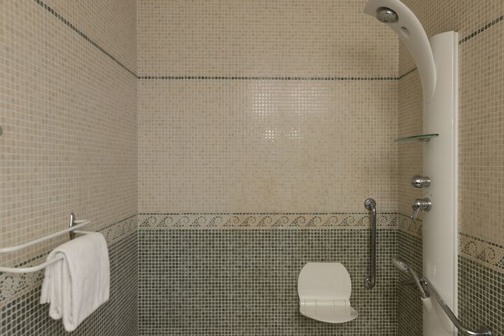 Room 13 of 47