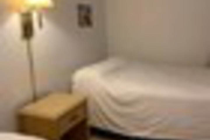 Room 62 of 204