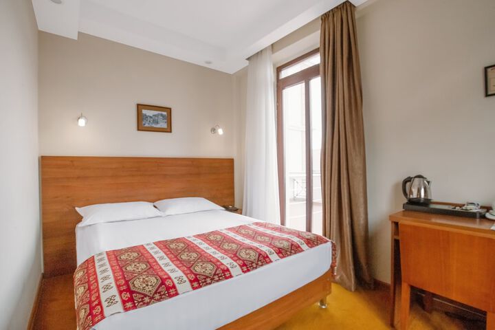 Room 15 of 79