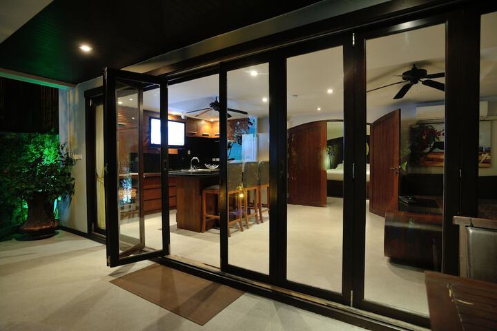 Room 6 of 38