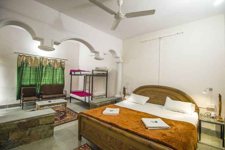 Room 5 of 94