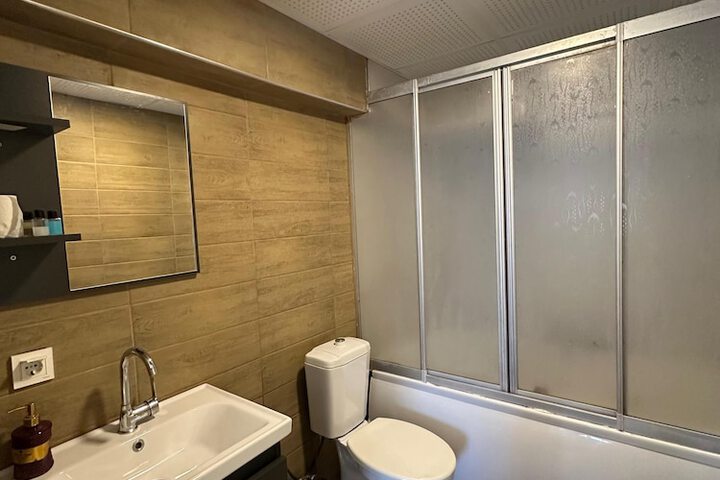 Room 40 of 46