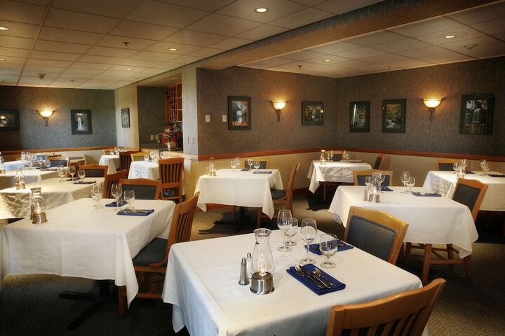 Dining 39 of 59