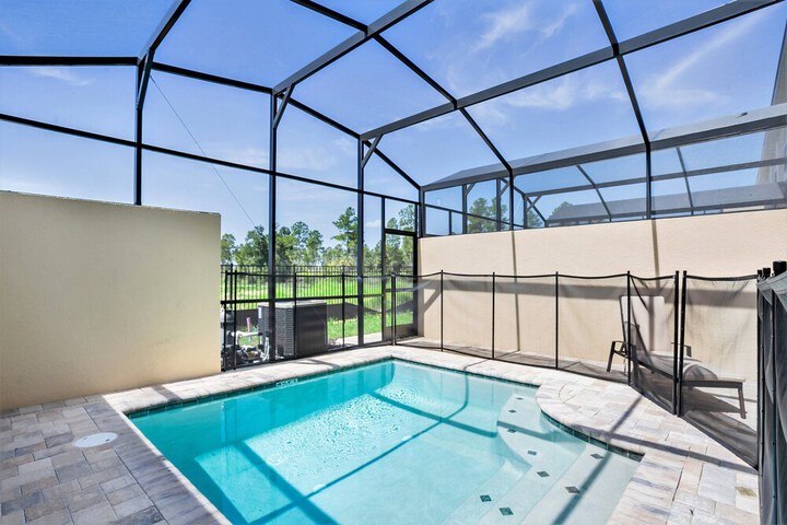 Pool 33 of 49