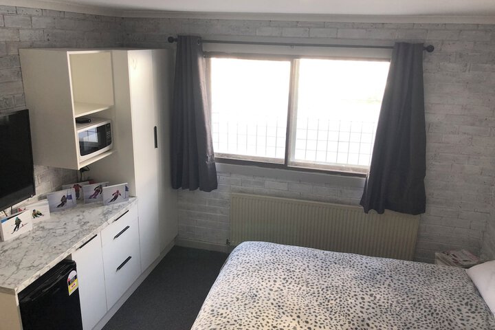 Room 3 of 10