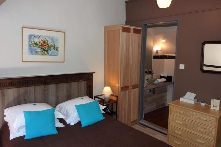 Room 14 of 77