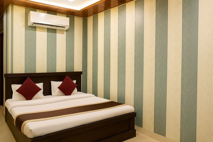 Room 21 of 34