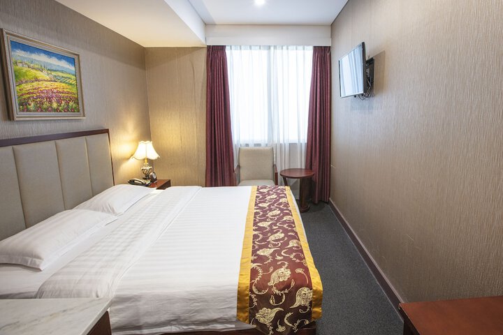 Room 25 of 47