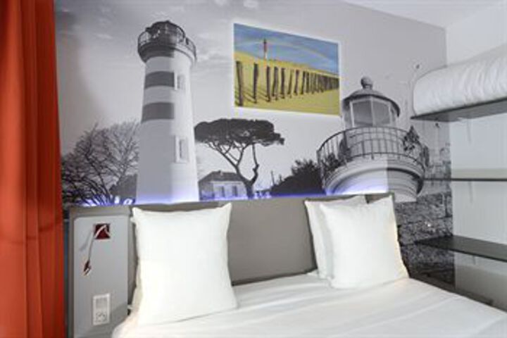 Room 21 of 40
