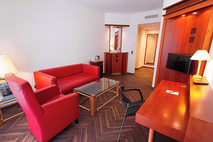 Room 73 of 123