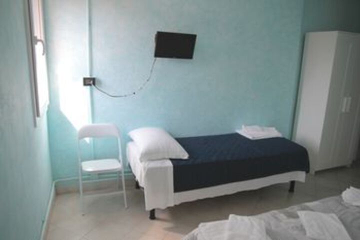 Room 28 of 48