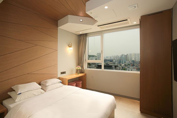 Room 2 of 59