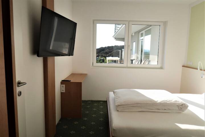 Room 3 of 42