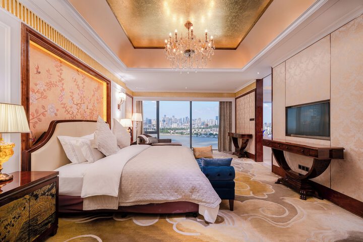 Room 15 of 119