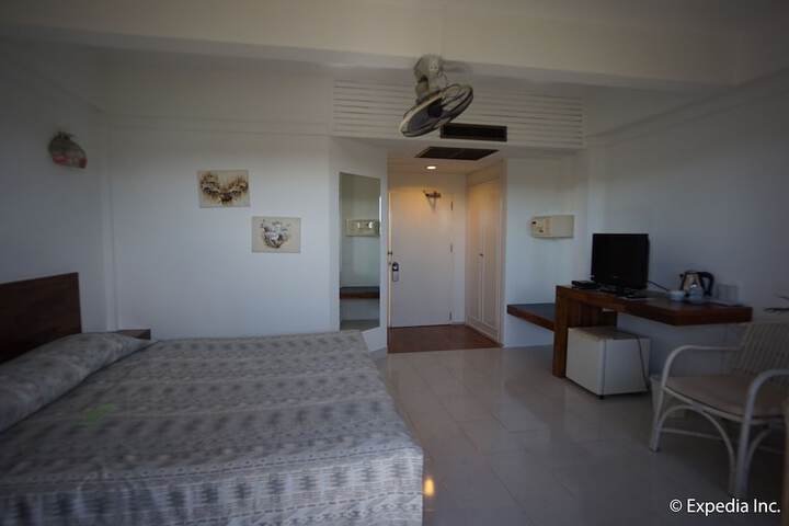 Room 3 of 52