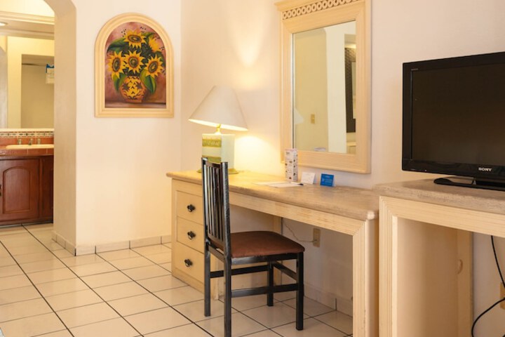 Room 3 of 40