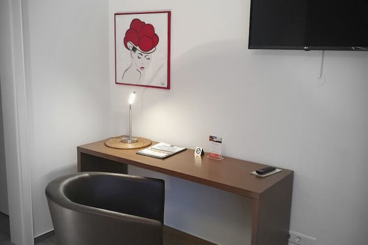 Room 14 of 42