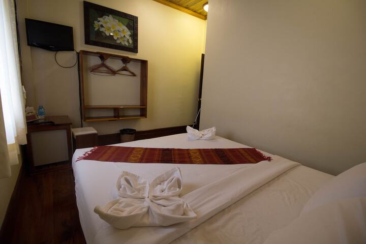 Room 44 of 80