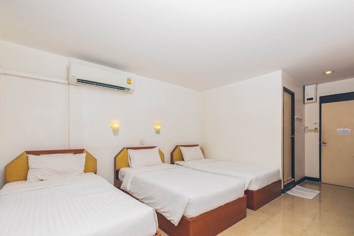 Room 14 of 28