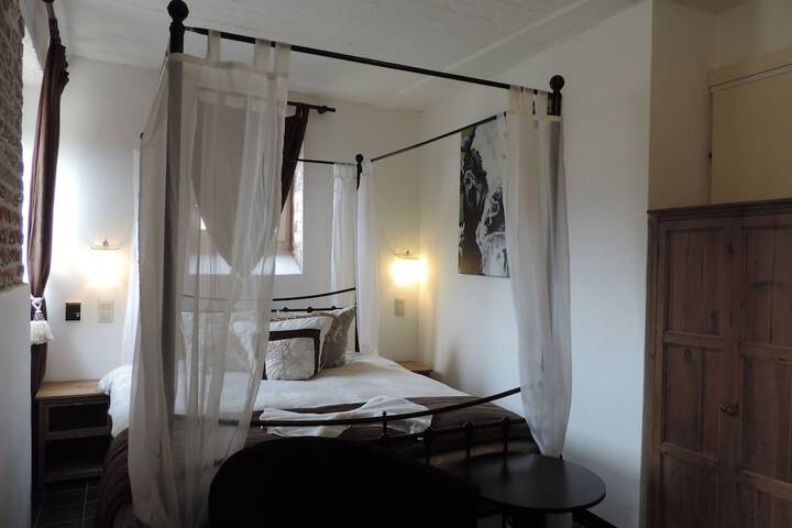 Room 7 of 57
