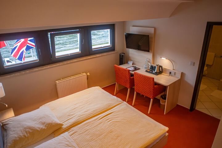 Room 19 of 54