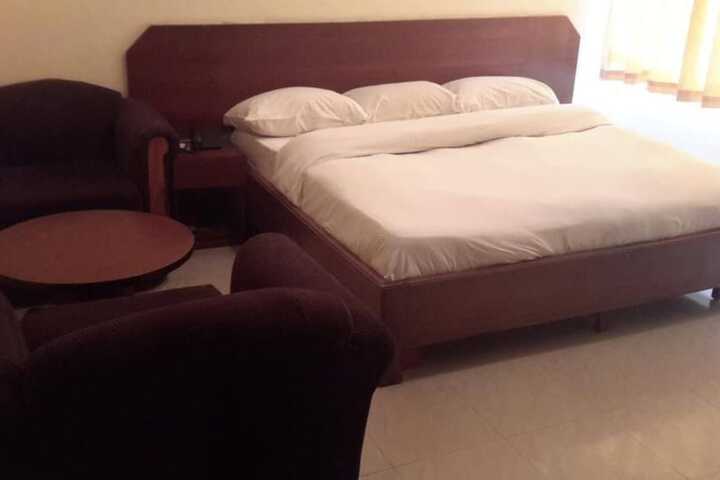 Room 4 of 19
