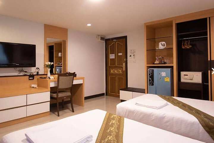 Room 12 of 60