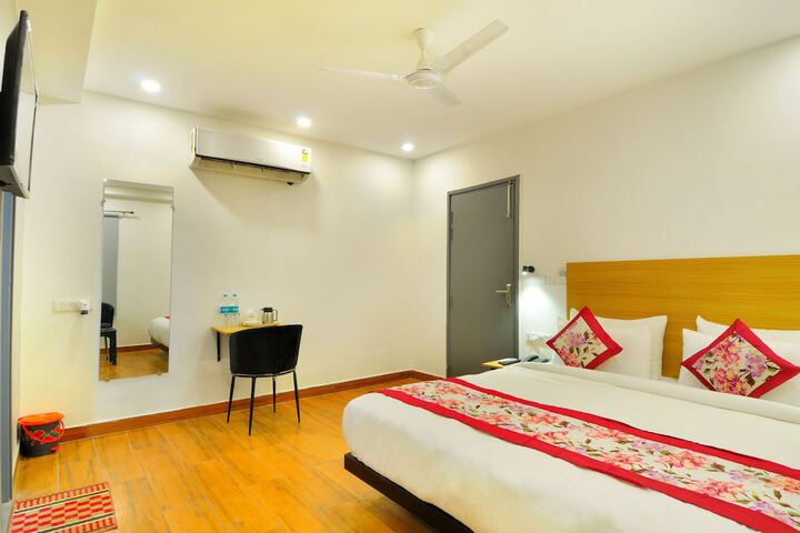 Room 3 of 17