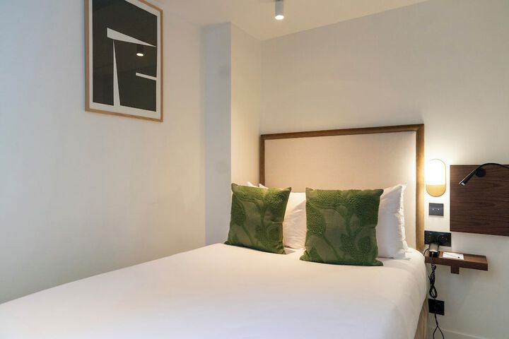Room 34 of 81