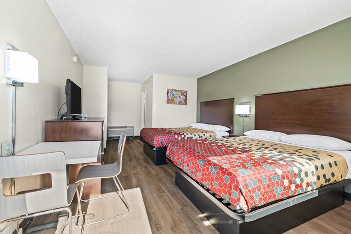 Room 8 of 27
