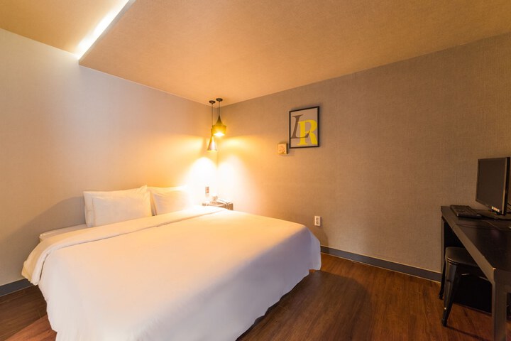 Room 21 of 62