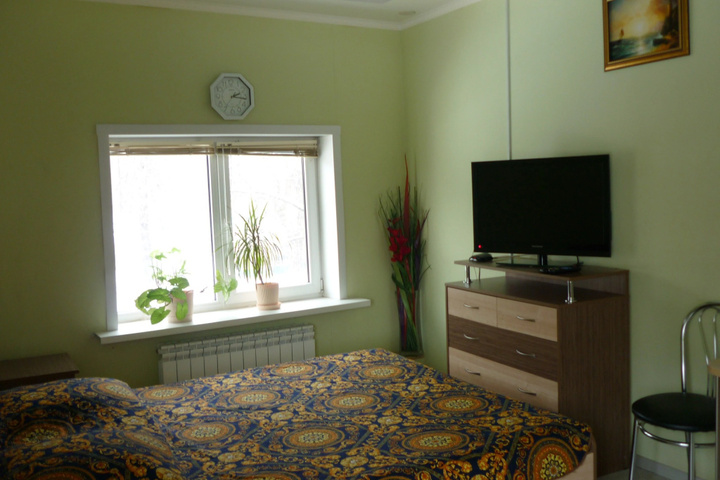 Room 6 of 9