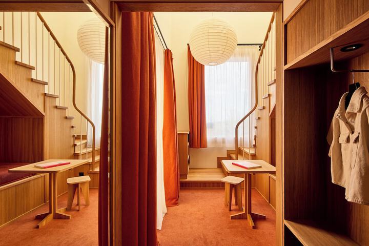Room 9 of 71