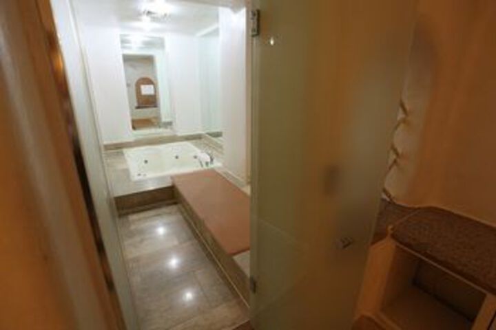 Room 3 of 61